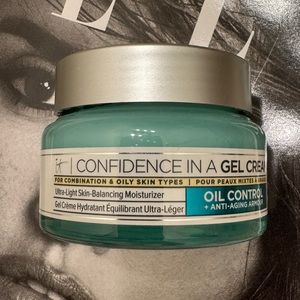 IT Cosmetics
Confidence in a Gel Cream Oil-Control Face Moisturizer